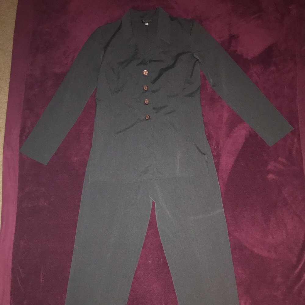 A-List by Wrapper suit size 5